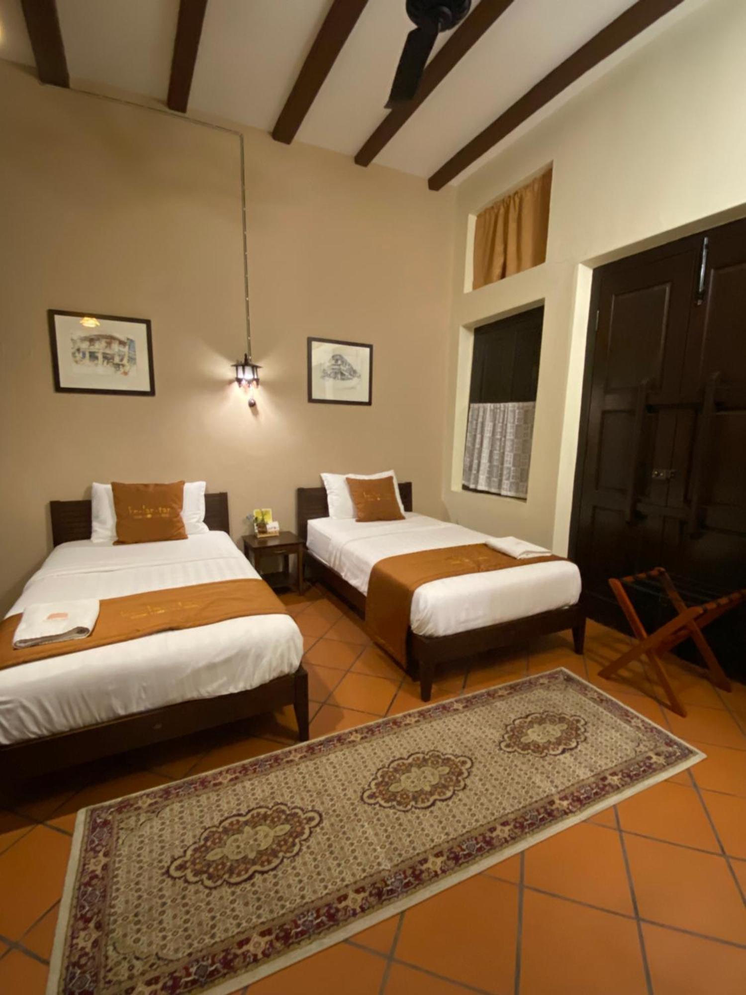 Ke-Lan-Tan House Hotell George Town Exteriör bild